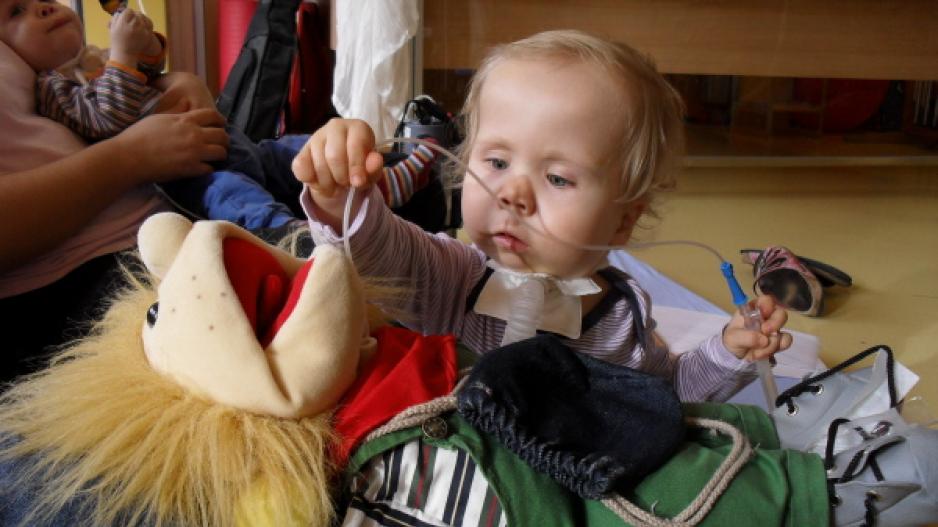 KinderHaus Atemreich Foto KinderHaus Atemreich. Die Eila muss dauerbeatmet werden.