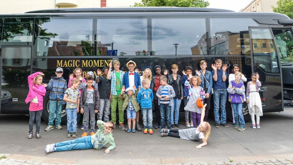 Mercedes-Benz Magic Moments 2015 Bus