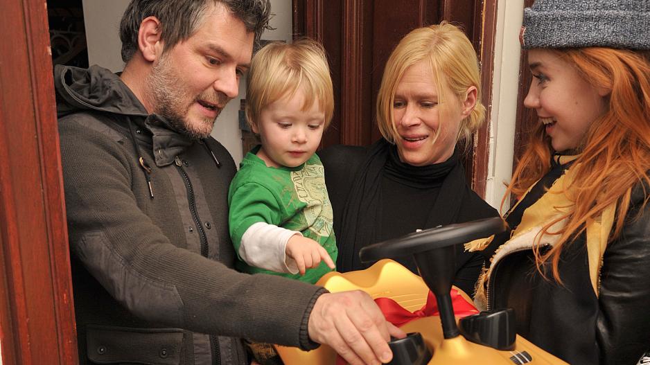Palina Rojinski übergibt Bobby-Benz Palina Rojinski übergibt Bobby-Benz_2