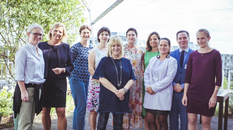 Die Förderpartner mit dem Stiftungsteam beim abschließenden Gruppenbild