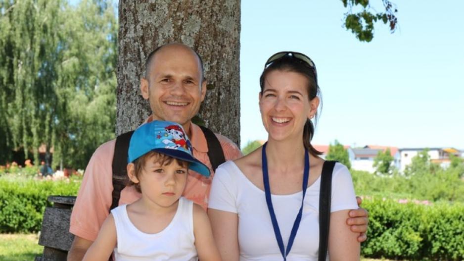 Eine Familie mit von Phelan-McDermid-Syndrom betroffenem Kind Eine Familie mit von Phelan-McDermid-Syndrom betroffenem Kind