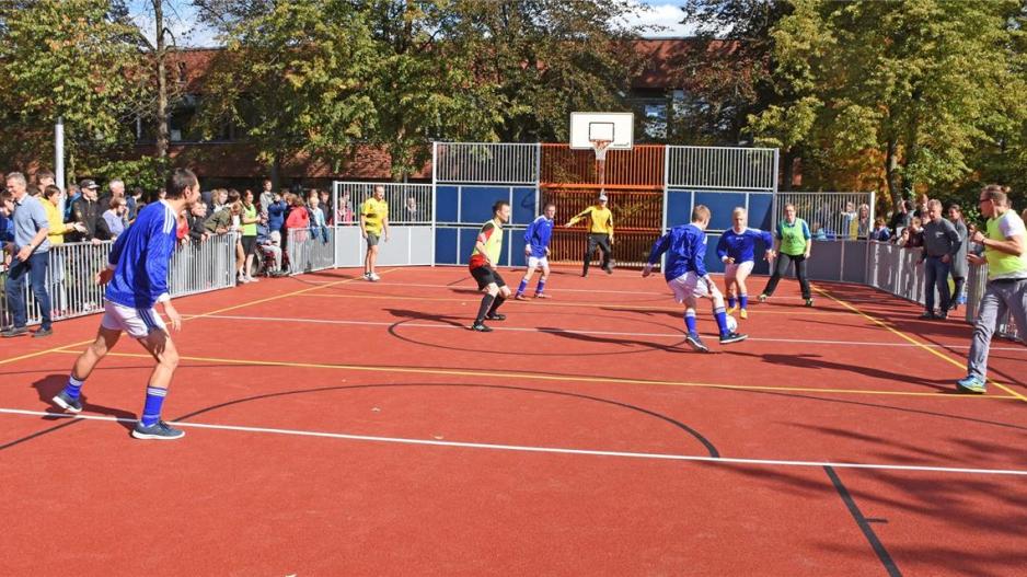 Sport-Spaß in der Multisportanlage der Kinderheilstätte Nordkirchen Sport-Spaß in der Multisportanlage der Kinderheilstätte Nordkirchen
