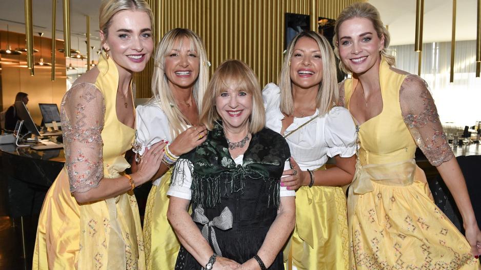 Blond Wiesn Charity mit Ayse Auth.