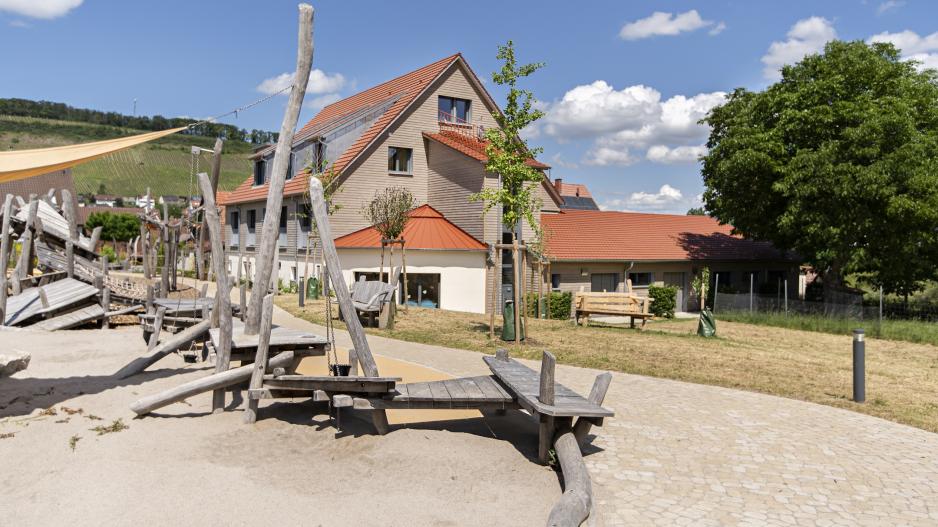 Familienherberge Lebensweg mit Spielplatz Familienherberge Lebensweg mit Spielplatz